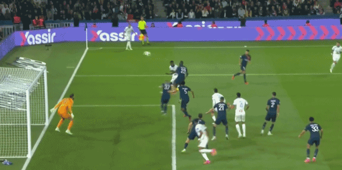 法甲赛报:姆巴佩伤愈退役 穆瓦尼传射破门 巴黎4-0马赛