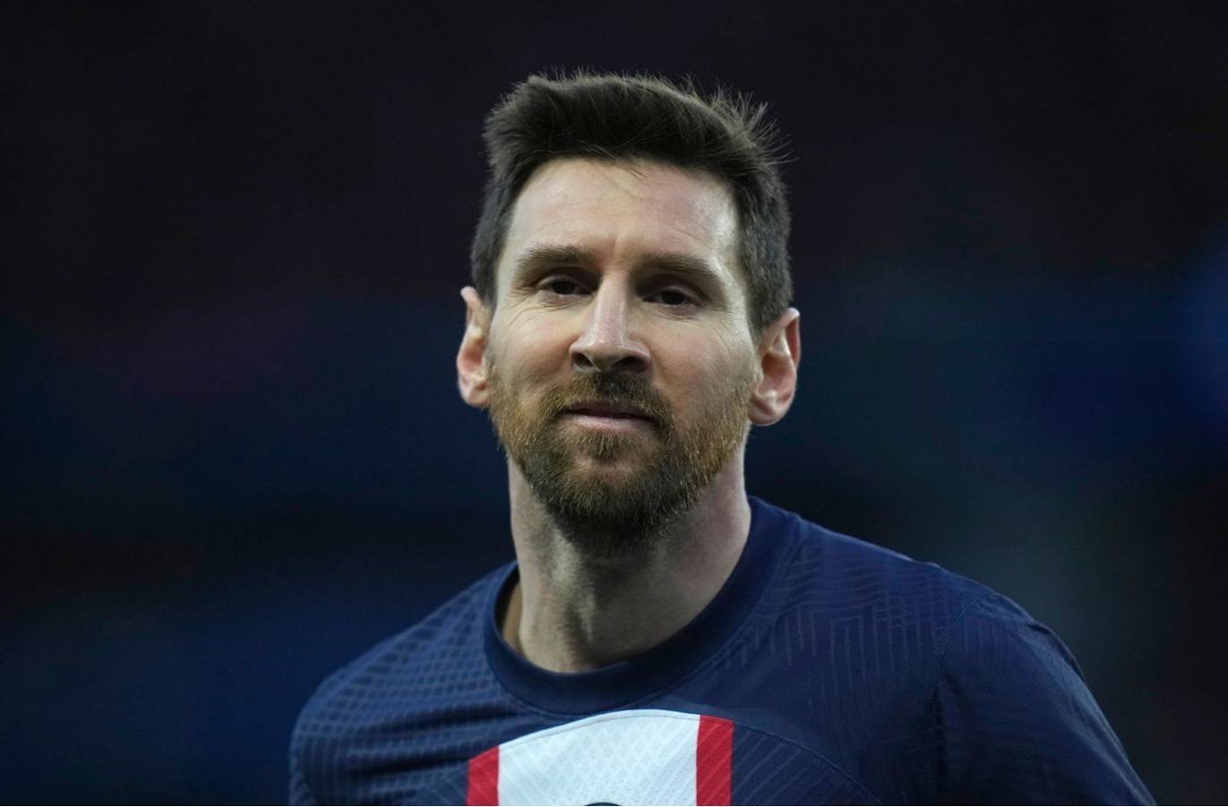 雷苏讨论室:带队夺得欧冠失败后离队!梅西和巴黎谁辜负了谁?