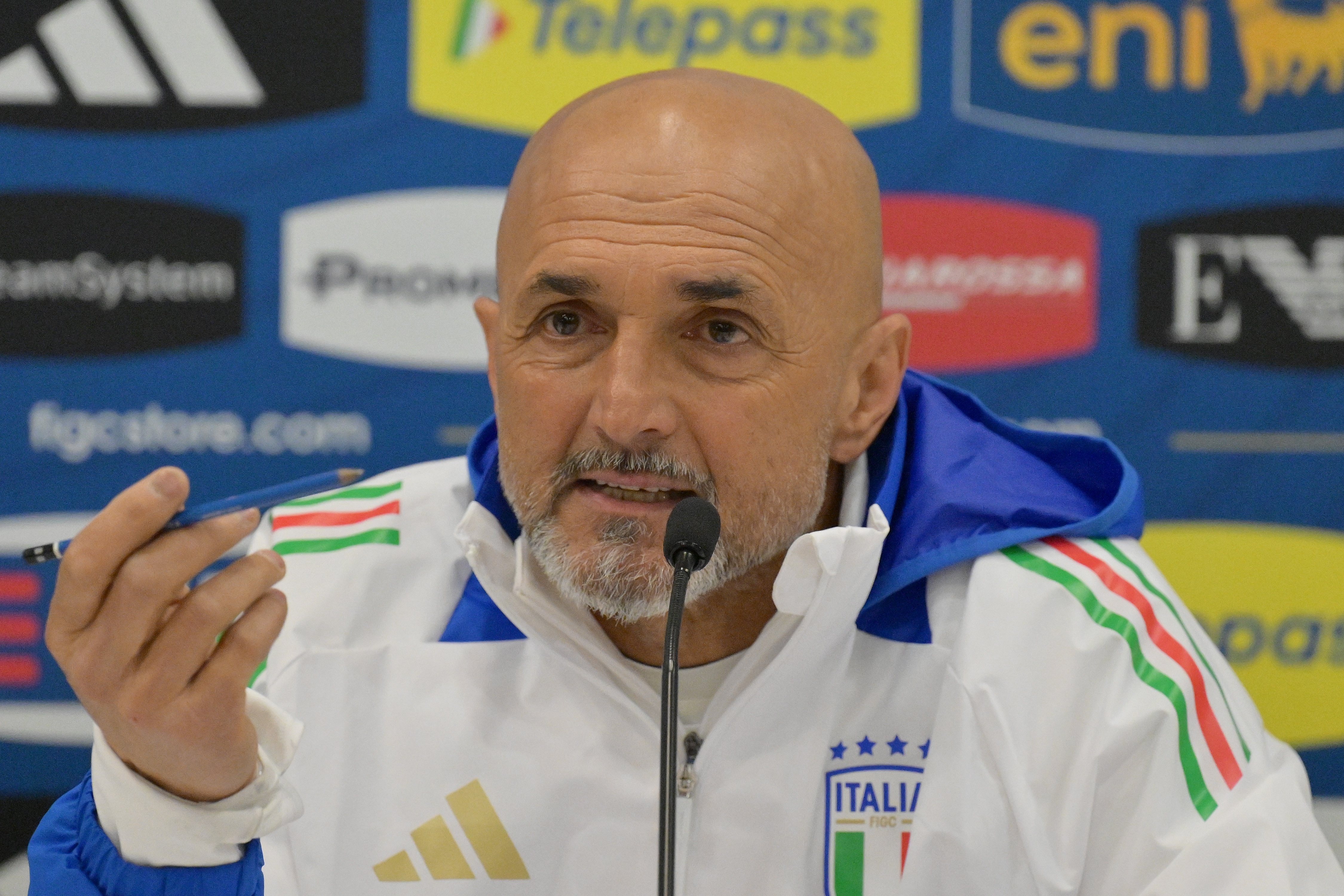 斯帕莱蒂:明天会轮换4-5名球员 巴斯托尼将出场&会评估弗拉特西